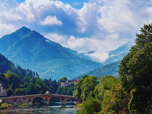 Bosnien-Hercegovina